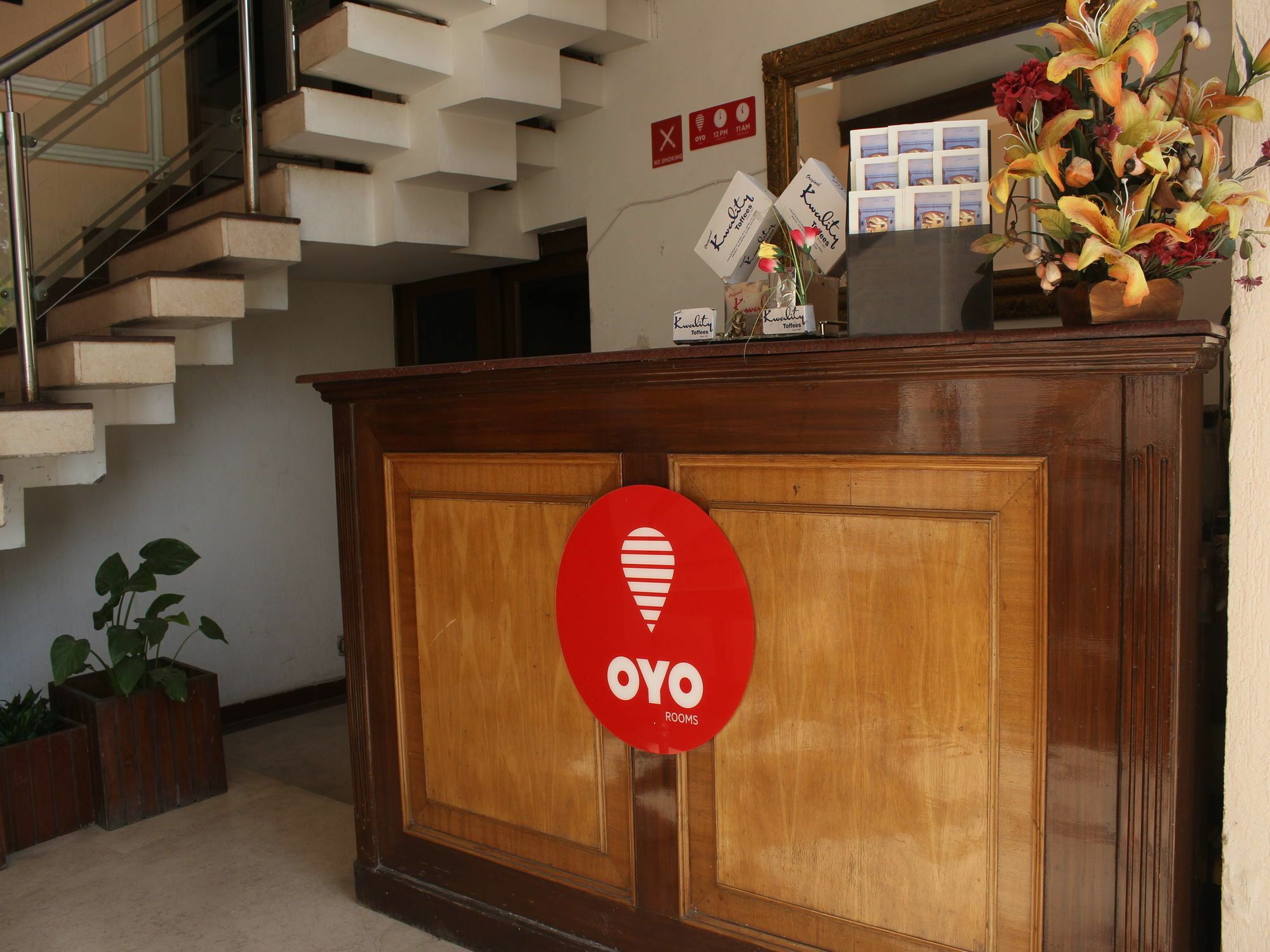 Oyo 5232 Kwality Hotel Ντεχραντούν Εξωτερικό φωτογραφία
